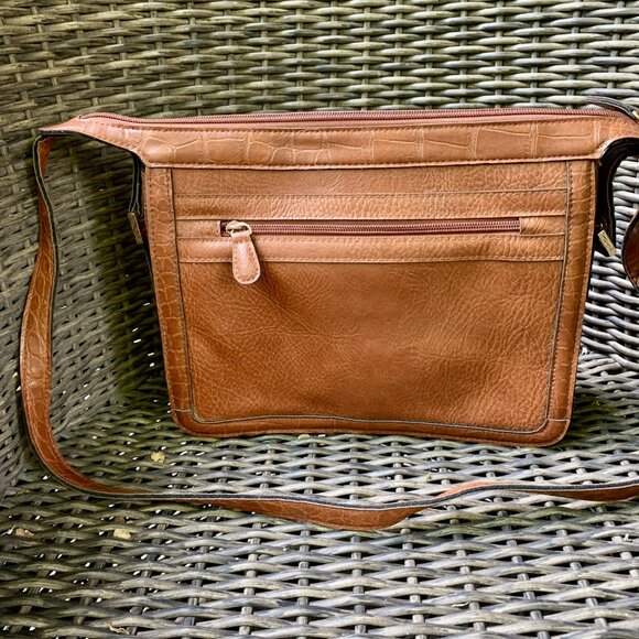 Ladies Brown Leather Shoulder/Crossbody bag - Picture 2 of 3